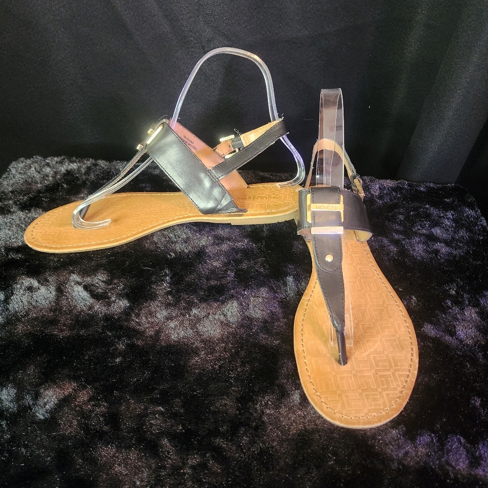 Tommy Hilfiger Size 8 Black and Gold Sandals